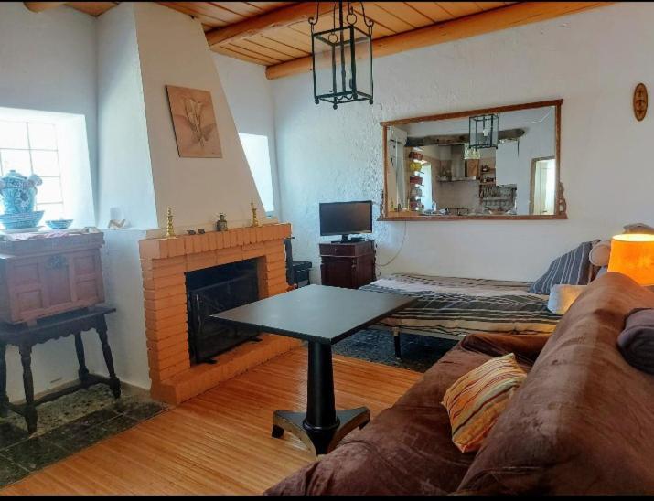 La Casita En La Alcornocosa -sevilla * Seville